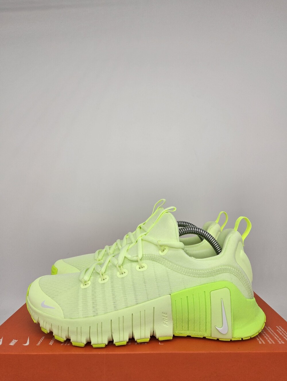 Nike Women's Free Metcon 6 Barely Volt Glow White Workout Shoes Size 8.5